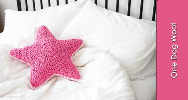 Coussin étoile au crochet